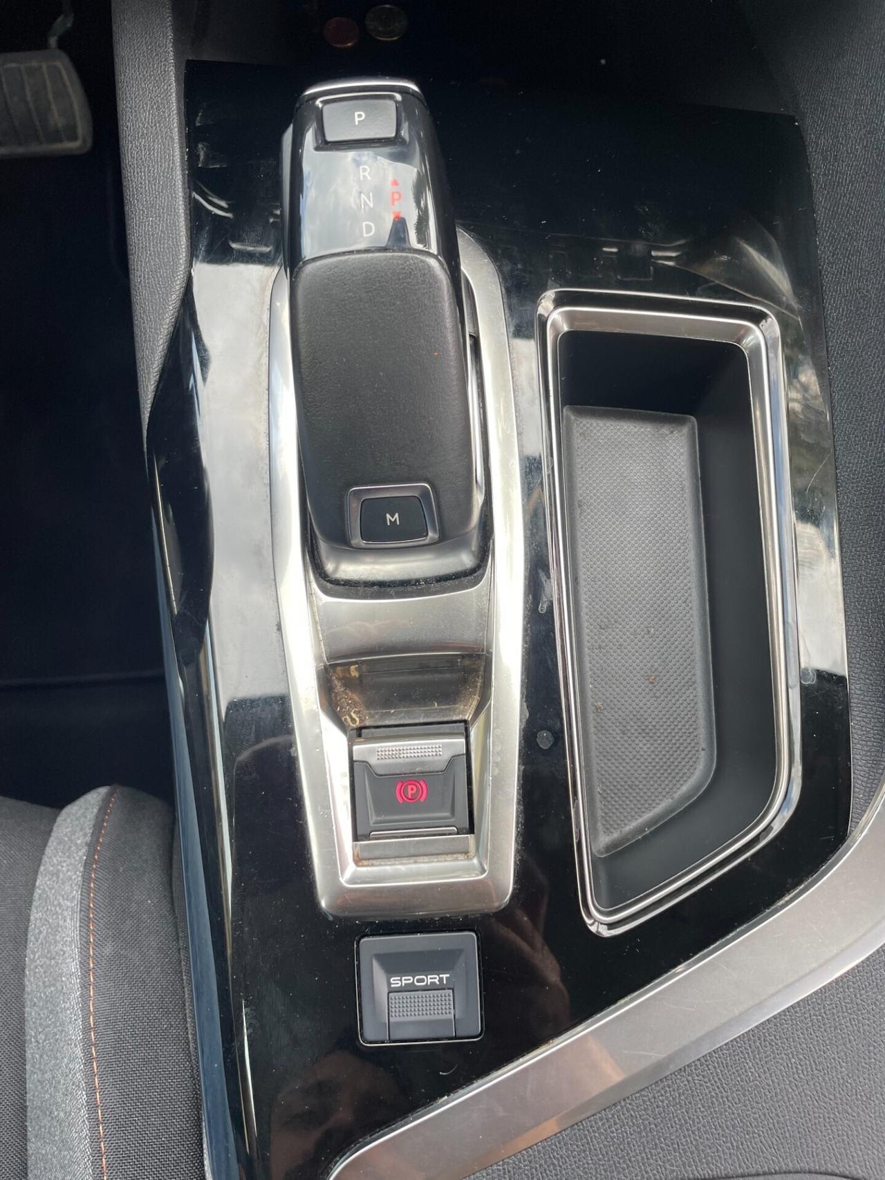 Peugeot 3008 BlueHDi 130 S&S EAT8 Allure