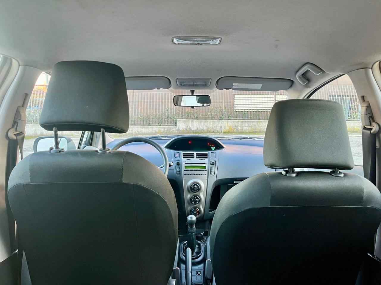 Toyota Yaris 1.0benz 2010 128.000km perfetta per neopatentati