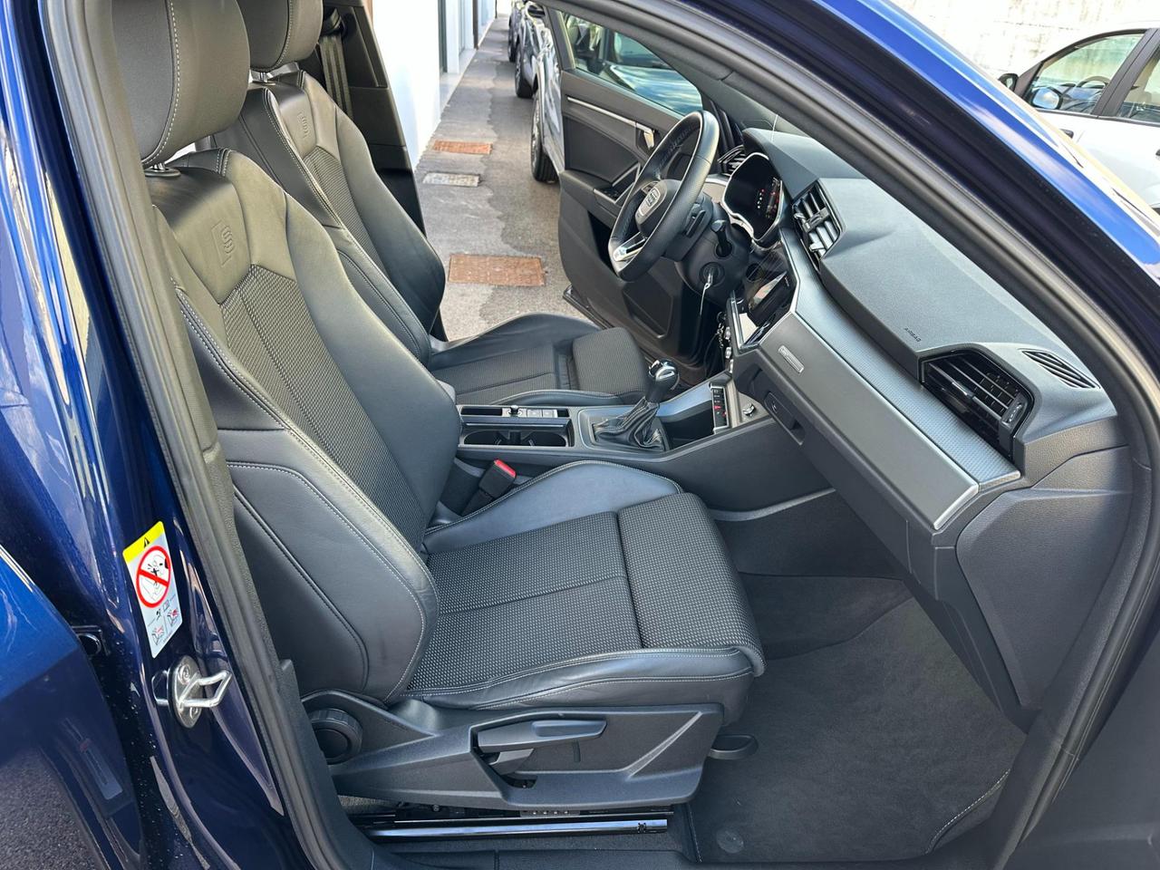 Audi Q3 Sportback 35 2.0 tdi Identity Black s-tronic