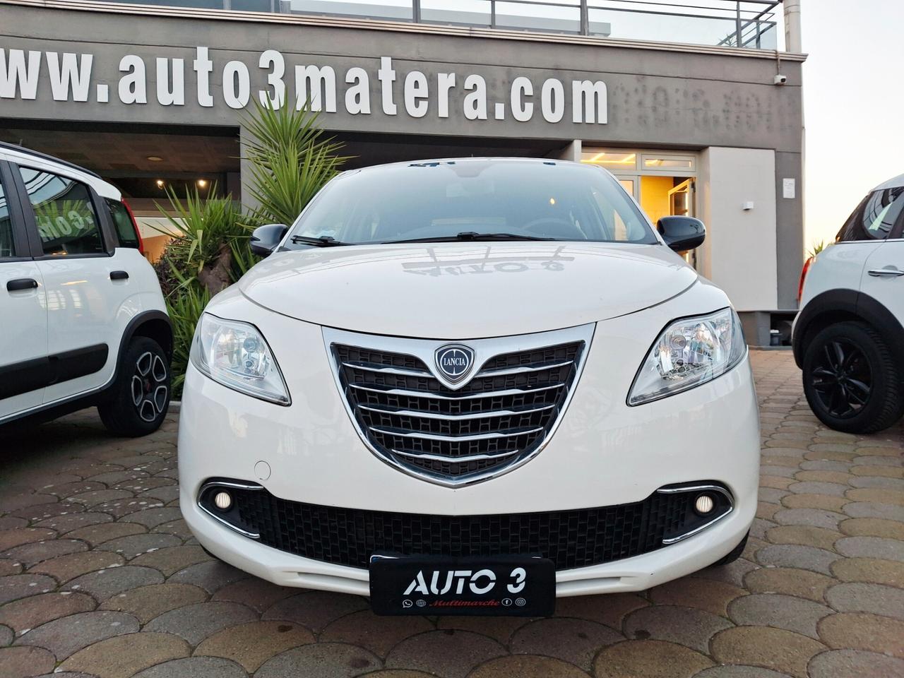 Lancia Ypsilon 1.2 69 CV 5 porte GPL Ecochic Silver