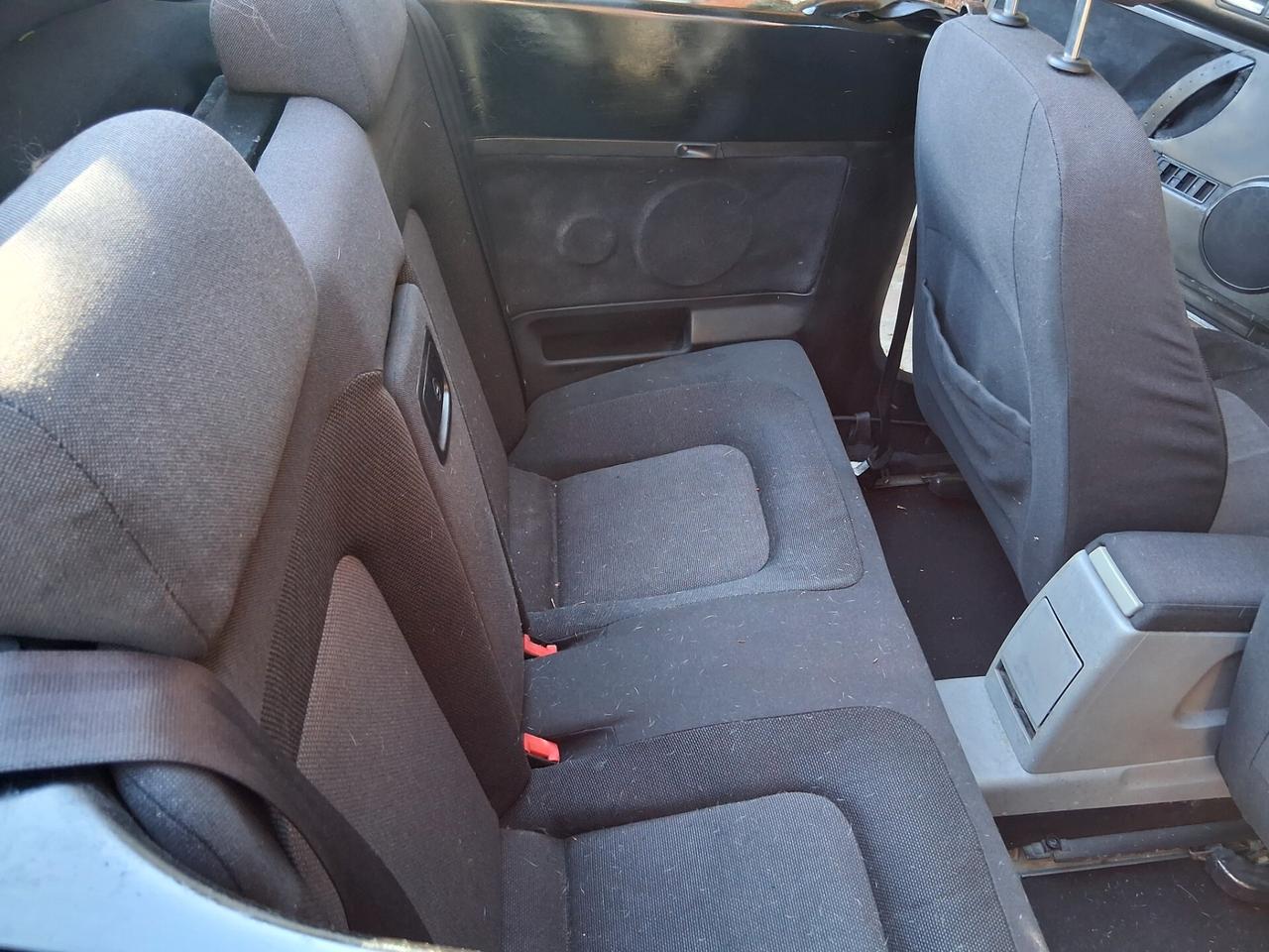 Volkswagen New Beetle Cabrio