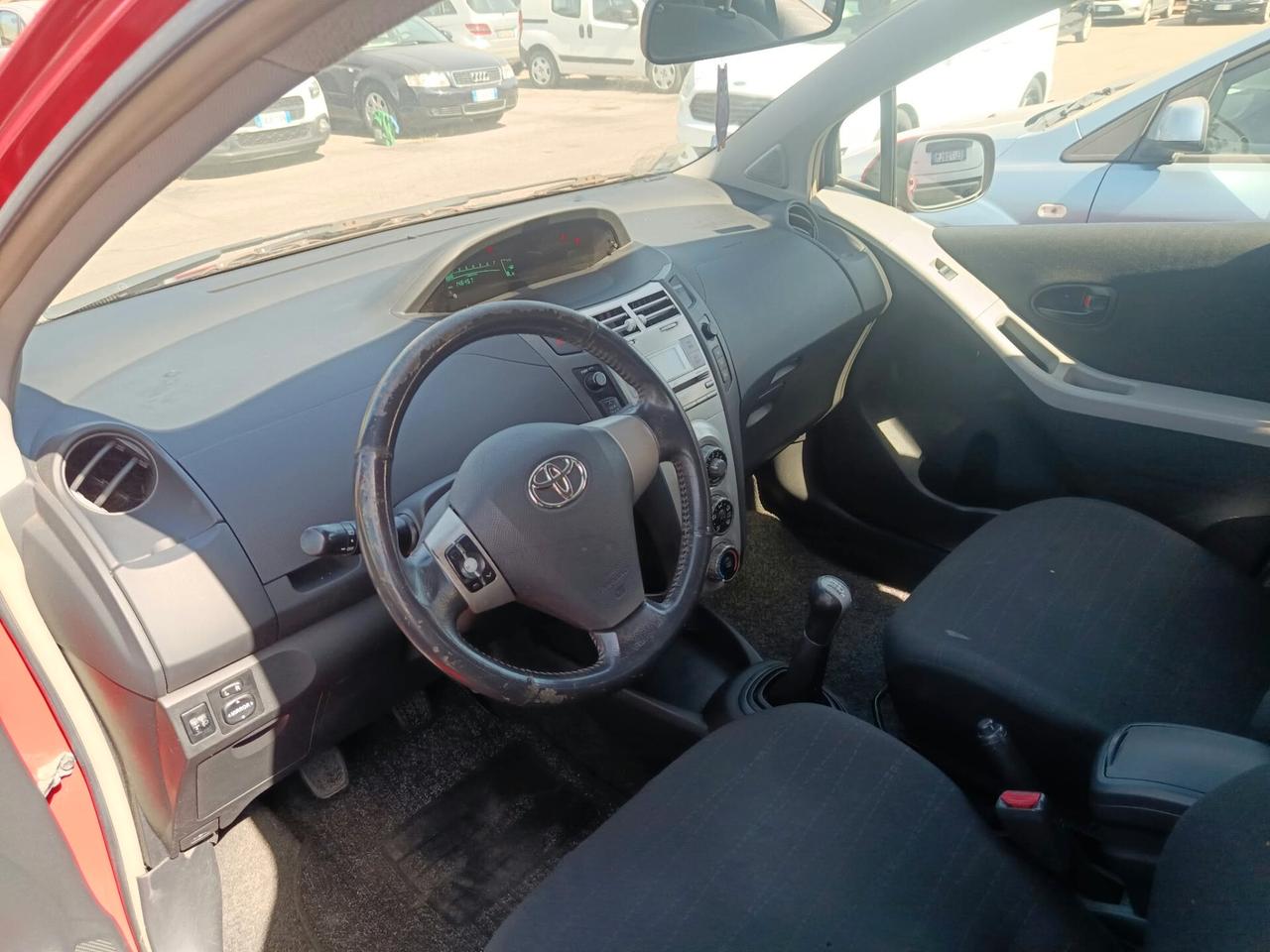 Toyota Yaris 1.0 5 porte Sol
