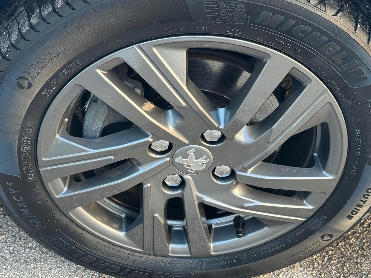 PEUGEOT 1.2 BNZ 100CV 2022 ALLURE 43000KM FULL LED