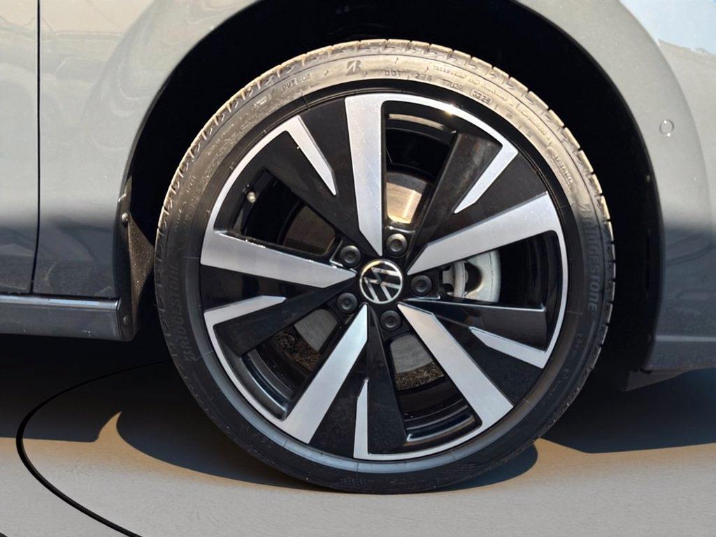 VOLKSWAGEN Golf 1.5 tsi ehybrid edition plus 204cv dsg del 2026