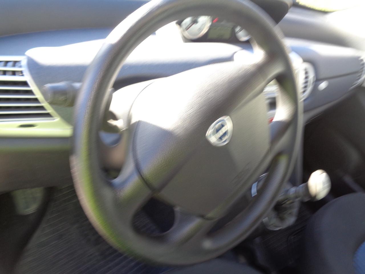 Lancia Ypsilon 1.2 Platino garaz 12 mesi