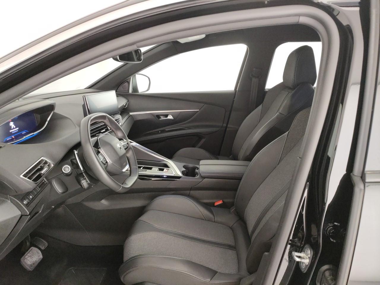 PEUGEOT 5008 1.5 bluehdi Allure Pack 130cv eat8 7 Posti