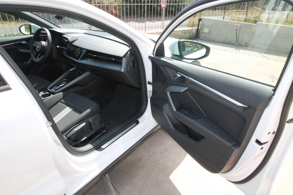 Audi A3 Allstreet 1.5 tfsi mhev Business Advanced 150cv Km0 09.2026