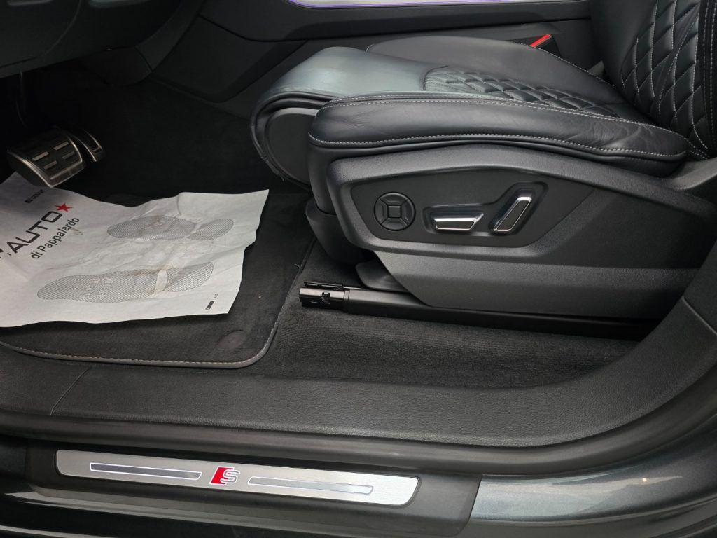 Audi Q8 50 TDI 286 CV quattro tiptronic Sport + Tetto