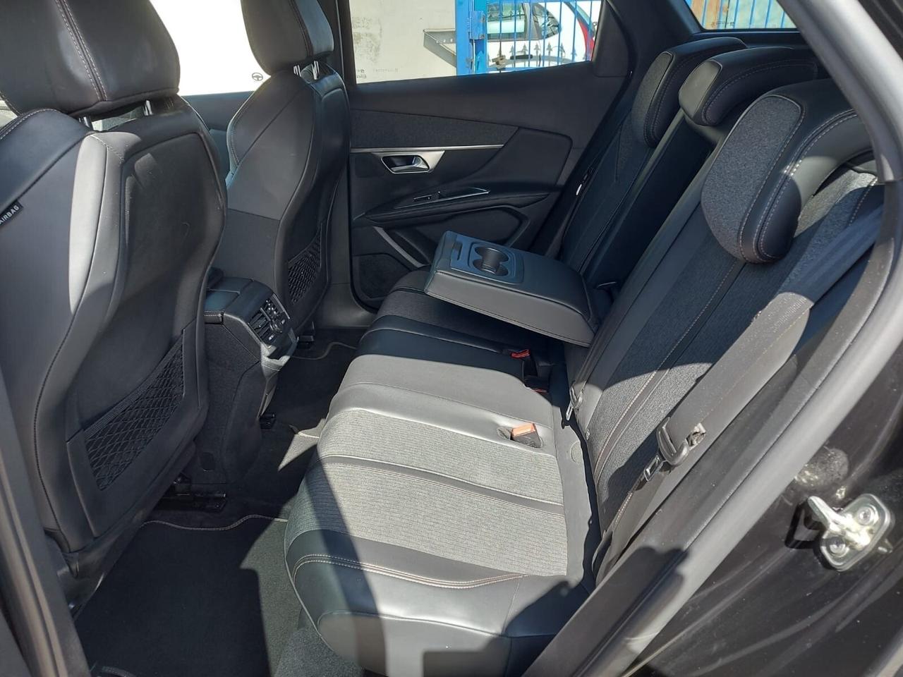 Peugeot 3008 “GTLINE” 1.5 hdi- cambio/