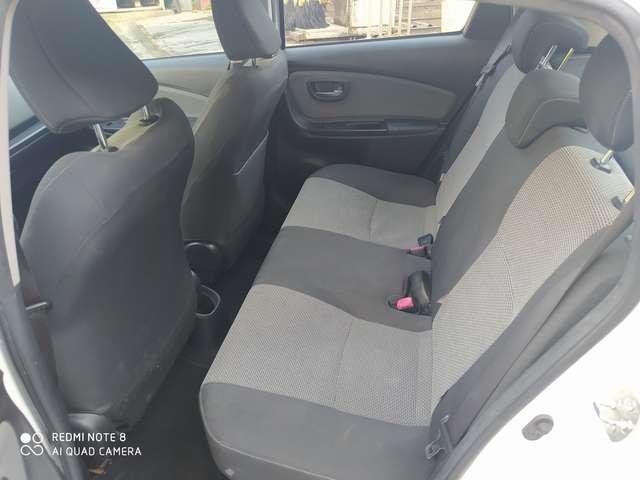 Toyota Yaris Yaris III 2015 5p 1.5h Active