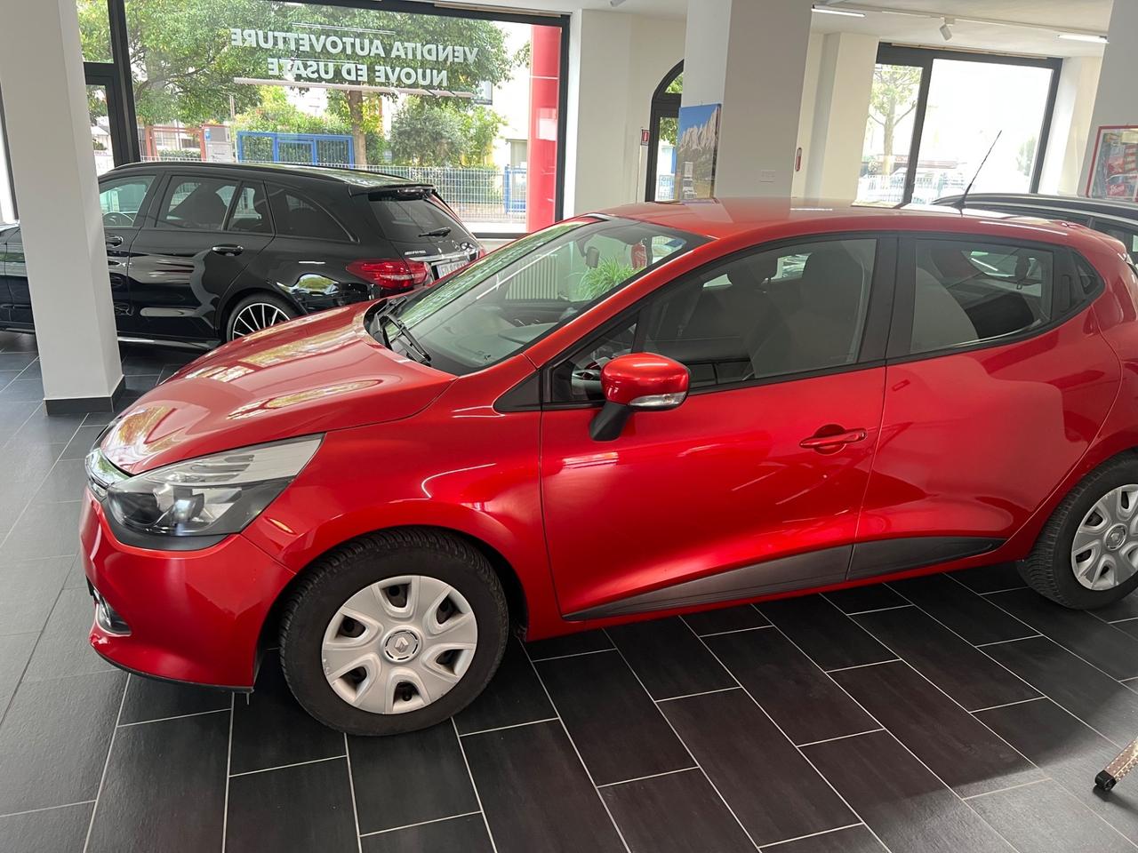 Renault Clio 1.2 16V 5 porte Dynamique Neopatentati