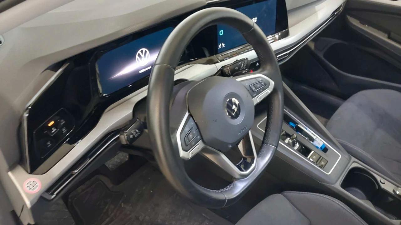 Volkswagen Golf 1.5 TGI DSG_NAVI_R18_CAMERA_MASSAGGIO