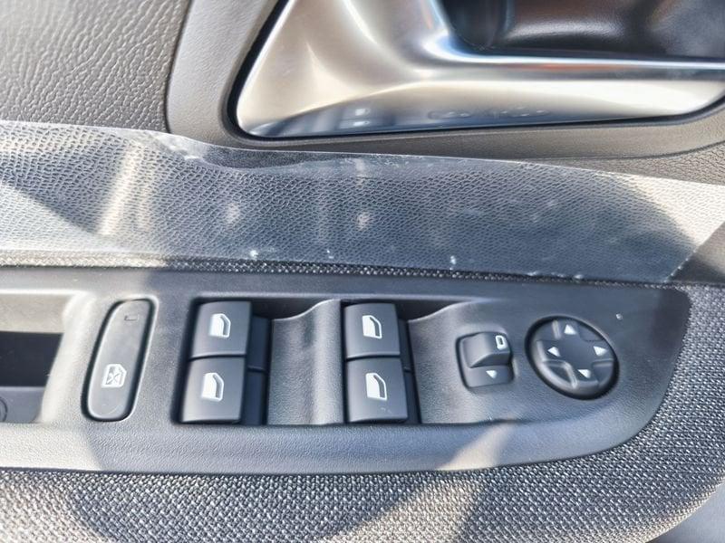 Peugeot 208 5P - ALLURE Hybr