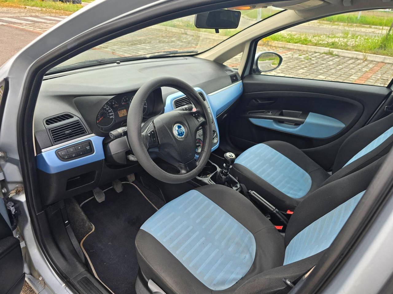 FIAT GRANDE PUNTO 1.2 BENZINA NEOPATENTATI