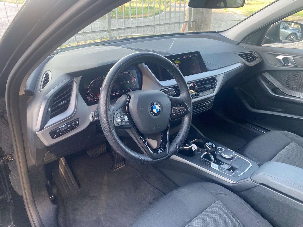 Bmw 116 116d 5p. Business Advantage