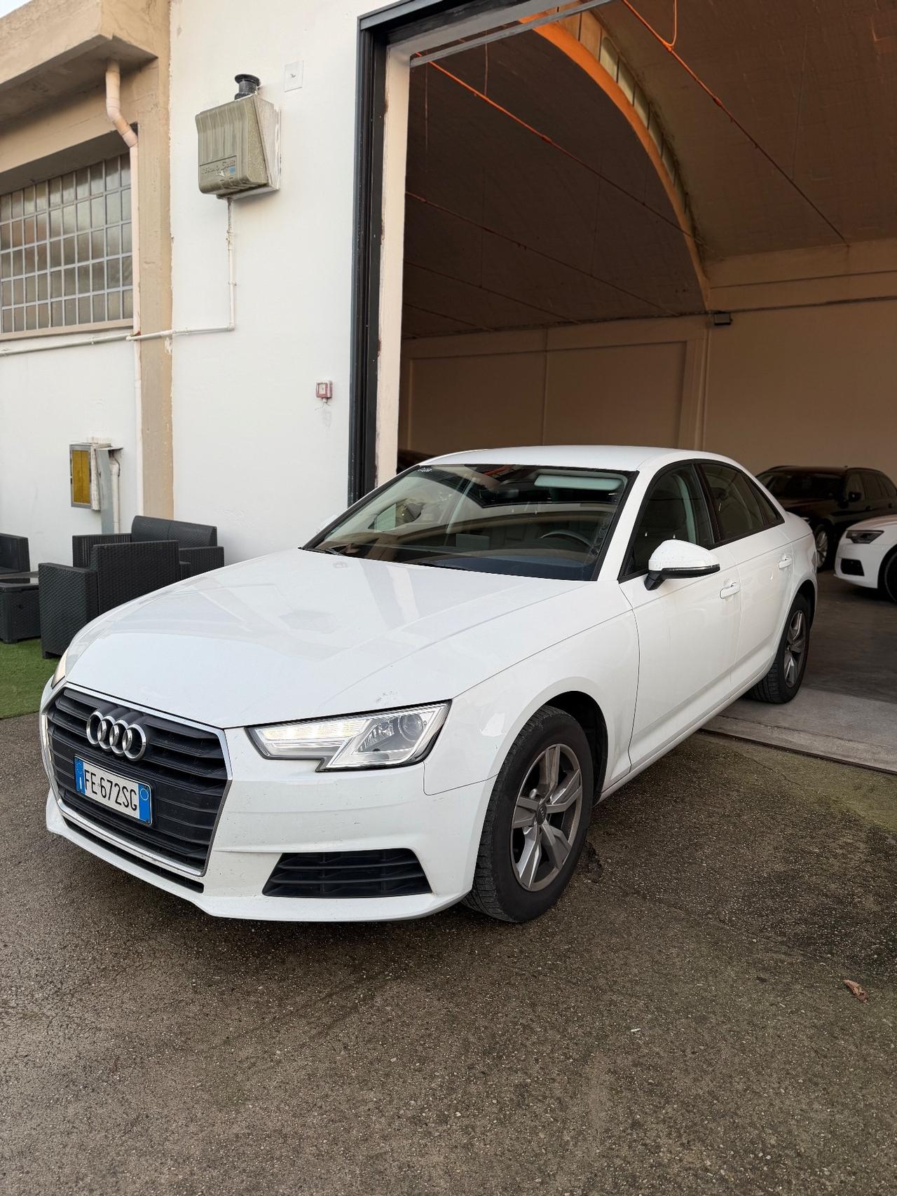 Audi A4 2.0 TDI 122 CV Business Sport