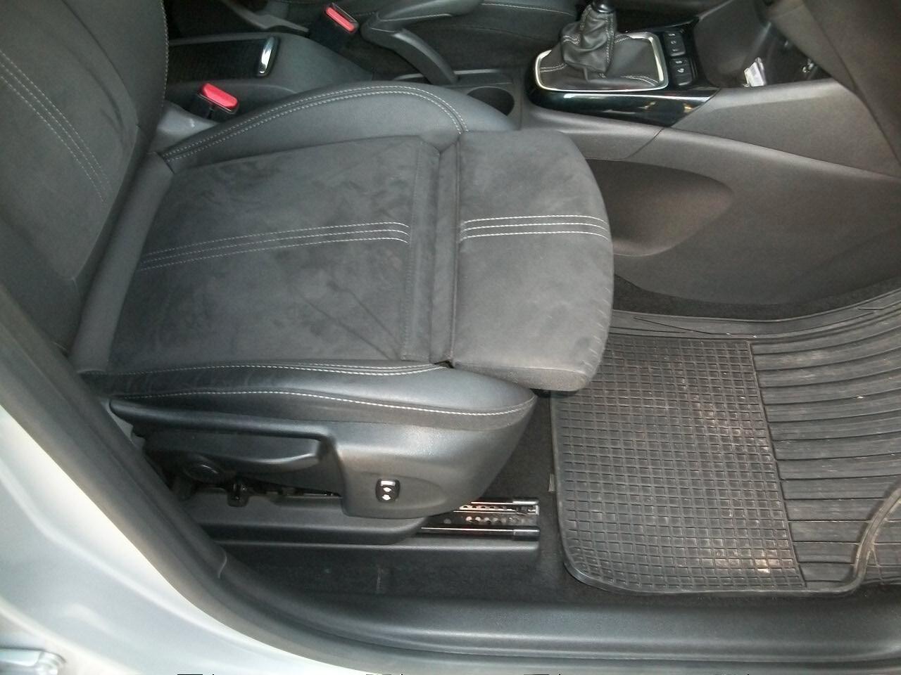 Opel Crossland 1.2 / 12V 110 CV Start&Stop Elegance KM69650 EURO 14990,00 COMPRESO IVA SU FATTURA BI COLORE GARANZIA UN ANNO