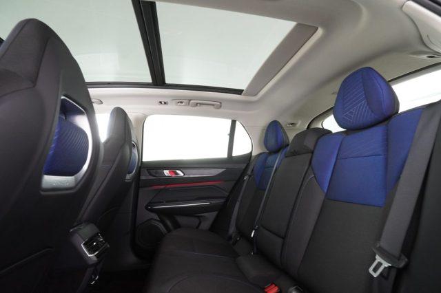 LYNK & CO 01 01 PHEV