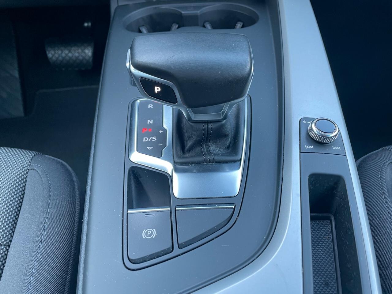 Audi A4 Avant 30 TDI/136 CV S tronic Business