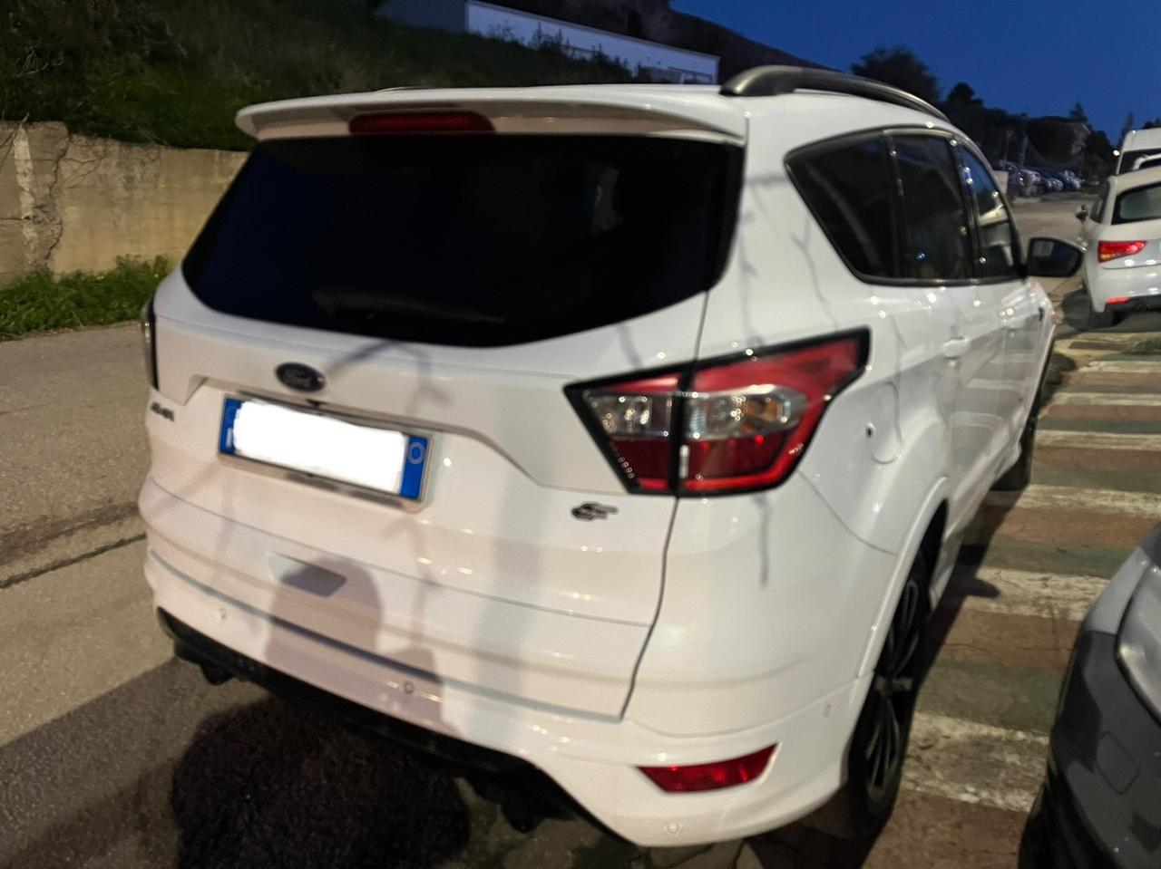 Ford Kuga 2.0 TDCI 150 CV S&S 4WD Powershift ST-Line