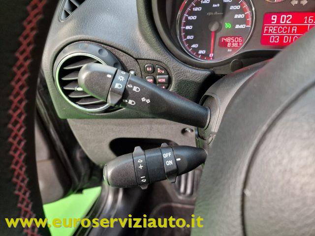 ALFA ROMEO GT 1.9 JTDM 16V Distinctive Q2