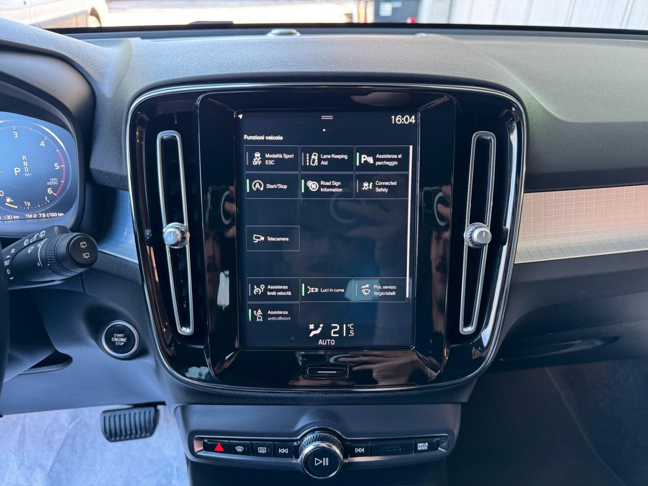 Volvo XC40 2.0 d4 Momentum AWD GEARTRONIC UNIPROP.