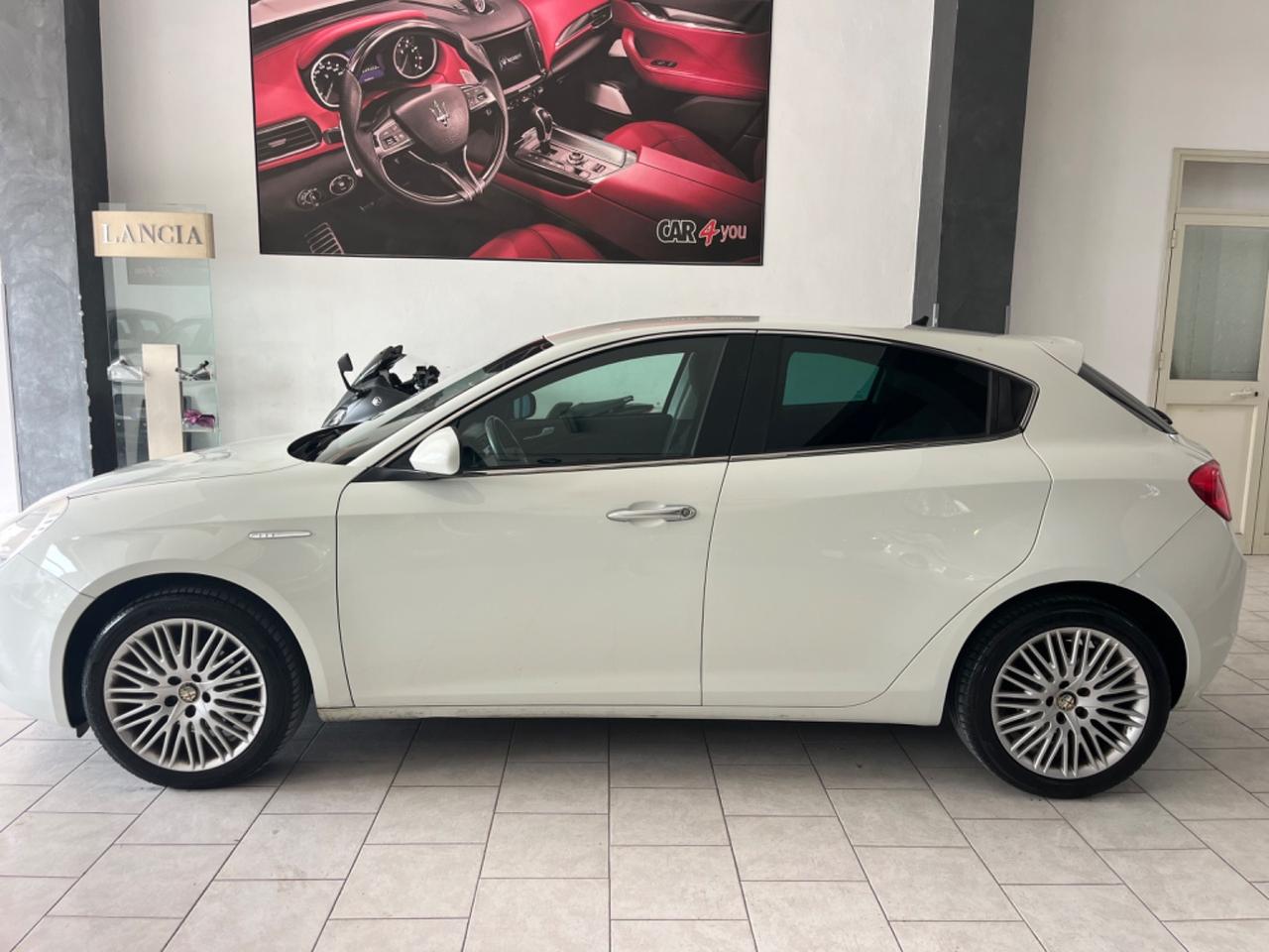 Alfa Romeo Giulietta 1.6 JTDm-2 105 CV Distinctive