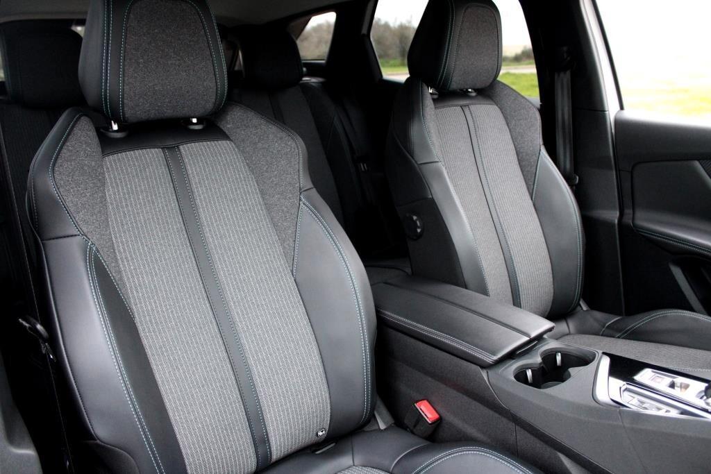 PEUGEOT 3008 1.5 BlueHDi 130 CV EAT8 *LED