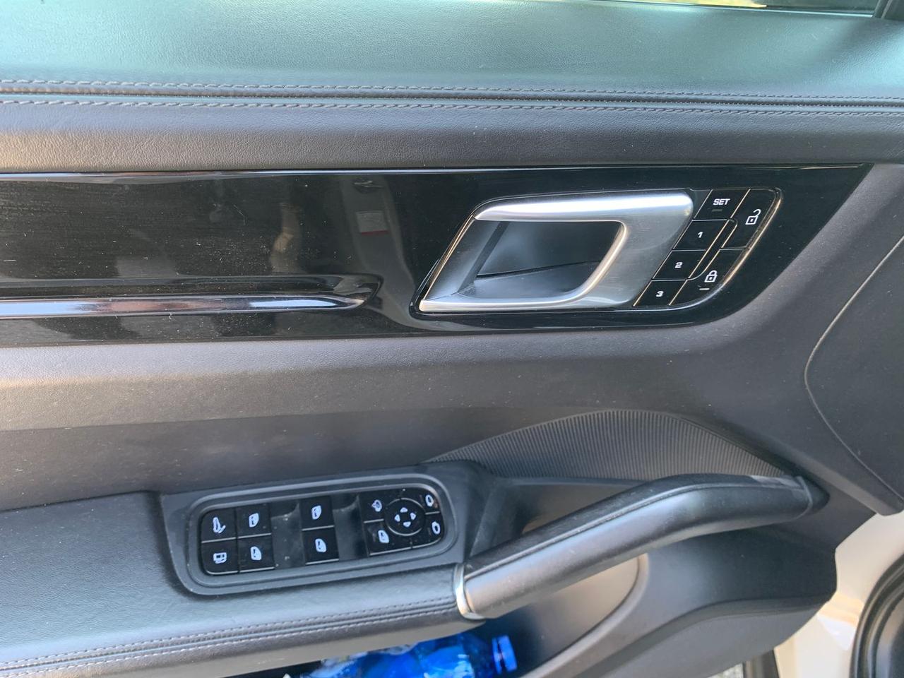 Porsche Cayenne 3.0 E-Hybrid #6321