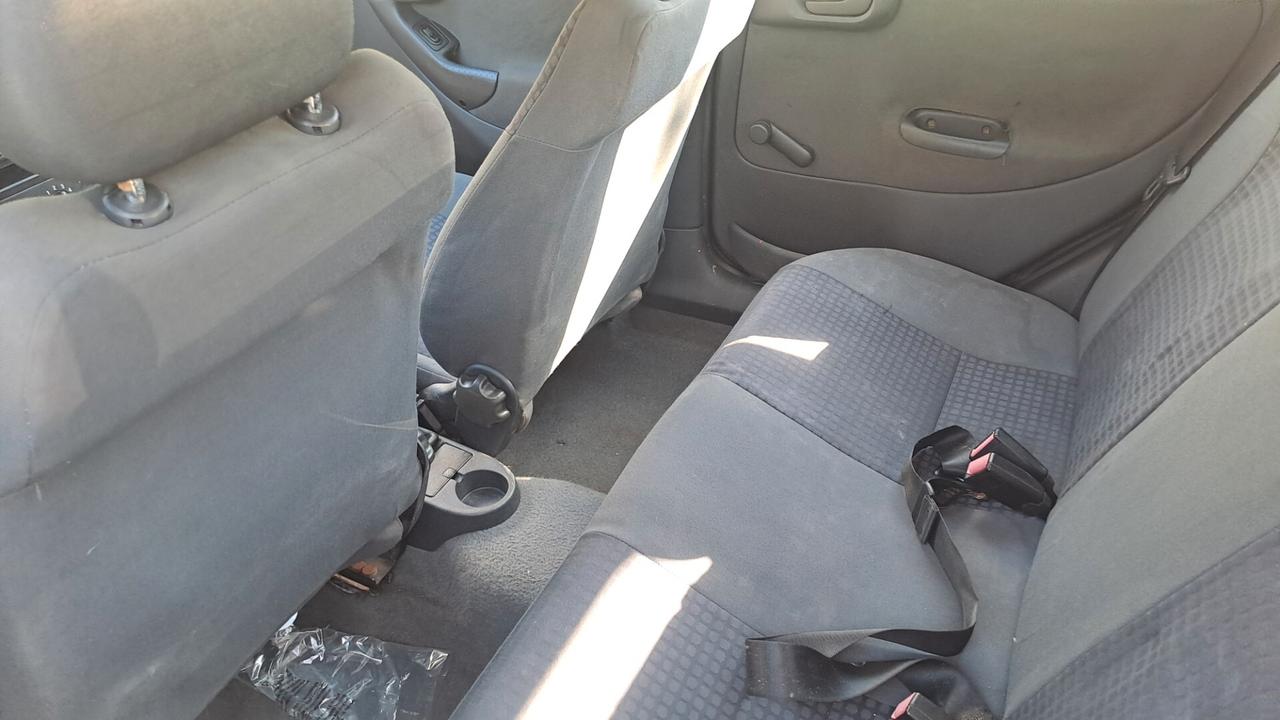 Opel Corsa 1.0i 12V cat 5 porte Club