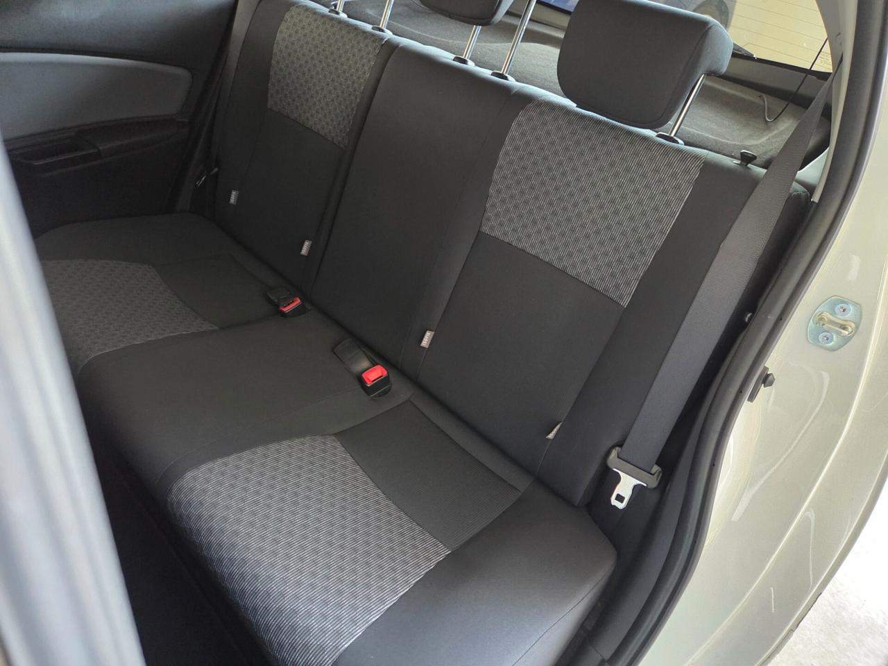 Toyota Yaris 1.0 5 porte Lounge unico proprietario