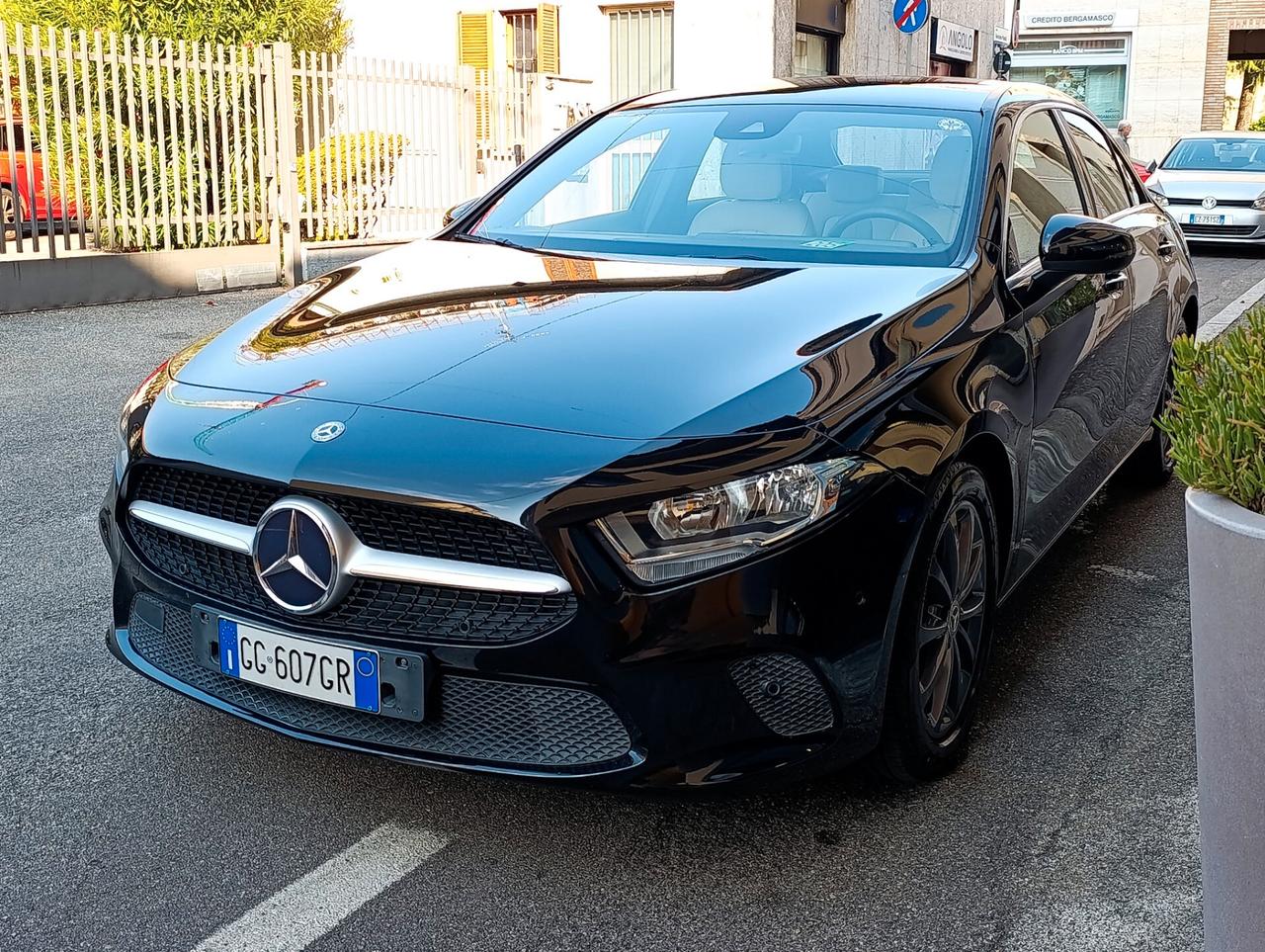 Mercedes-benz A 180 Sport Sedan Luci 64 colori/Navi/Pelle chiara