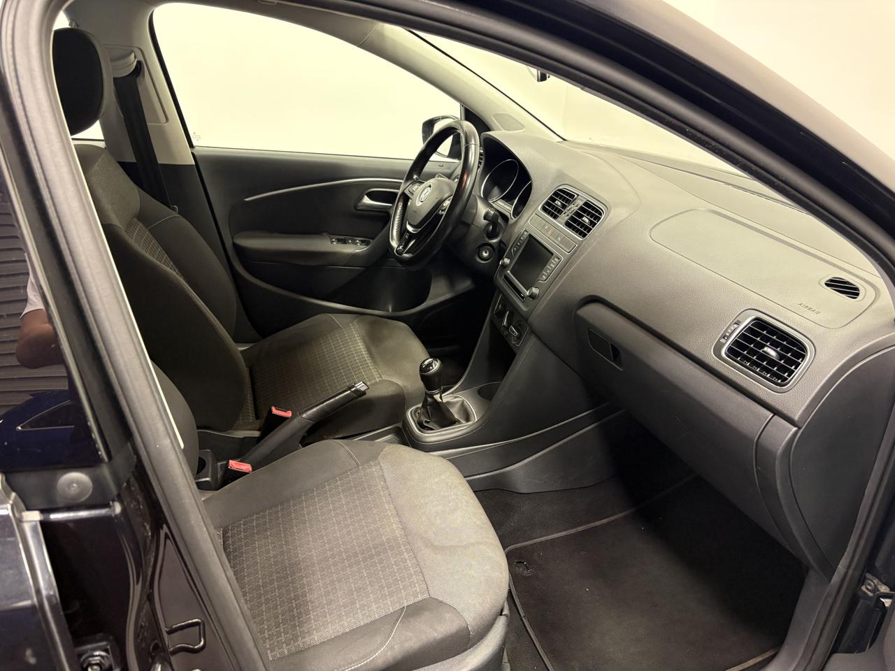 VOLKSWAGEN POLO 5 P 1.0 MPI COMFORTLINE