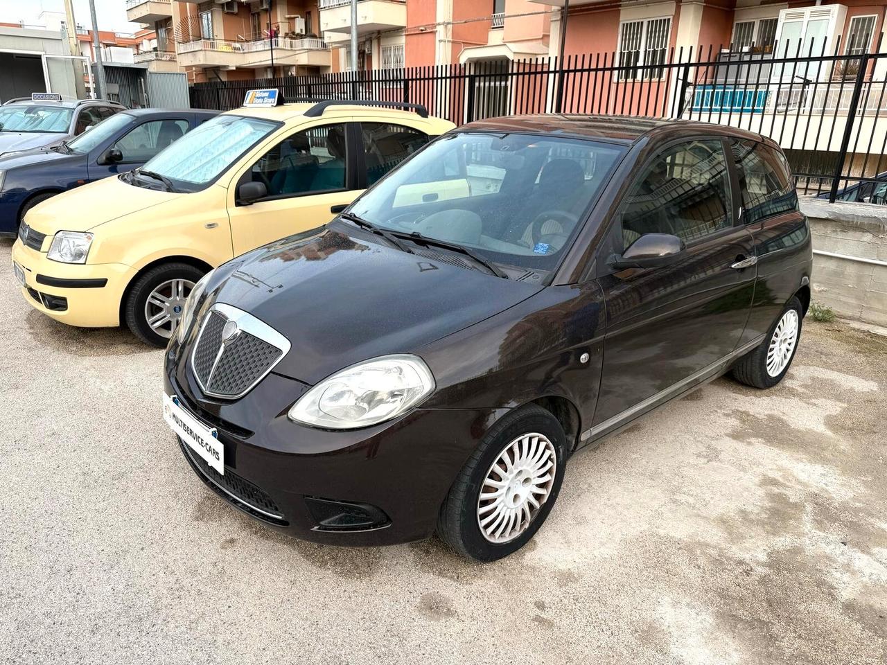 Lancia Ypsilon 1.3 MJT 75 CV Platino