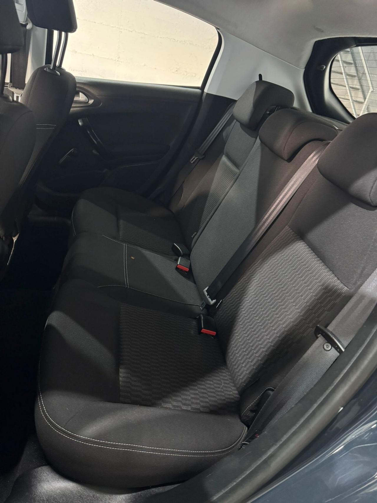 Peugeot 208 BlueHDi 75 5 porte Allure