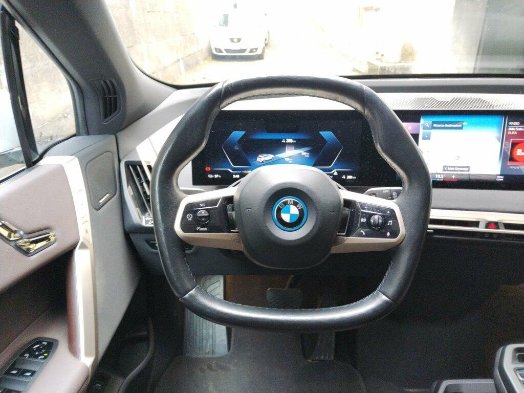 BMW iX 40 pacchetto sportivo xDrive