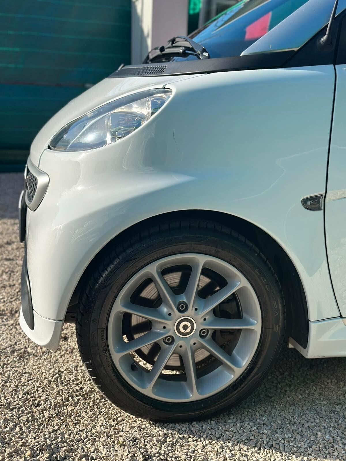 Smart ForTwo 2014 MHD coupé Urbanrunner..!!