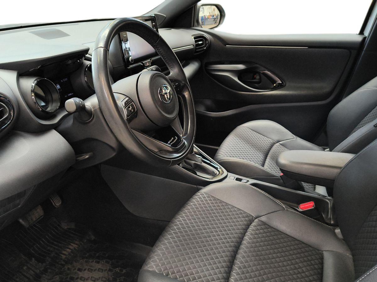 TOYOTA Yaris 4ª serie - Yaris 1.5 Hybrid 5 porte Lounge
