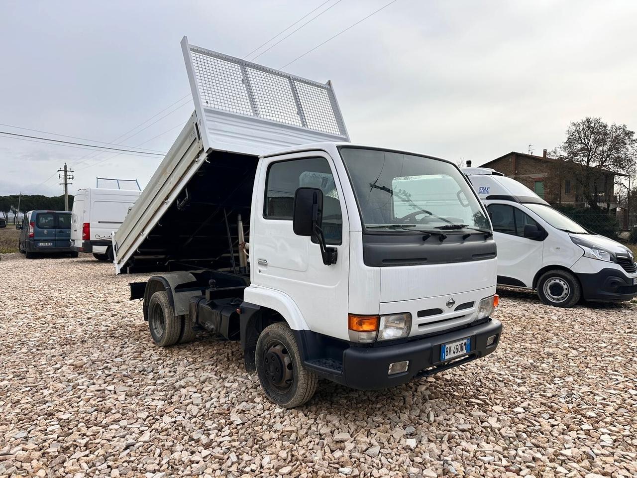 Nissan Cabstar Cabstar-E 110.35 3.0 Tdi PM-RG Cab. L