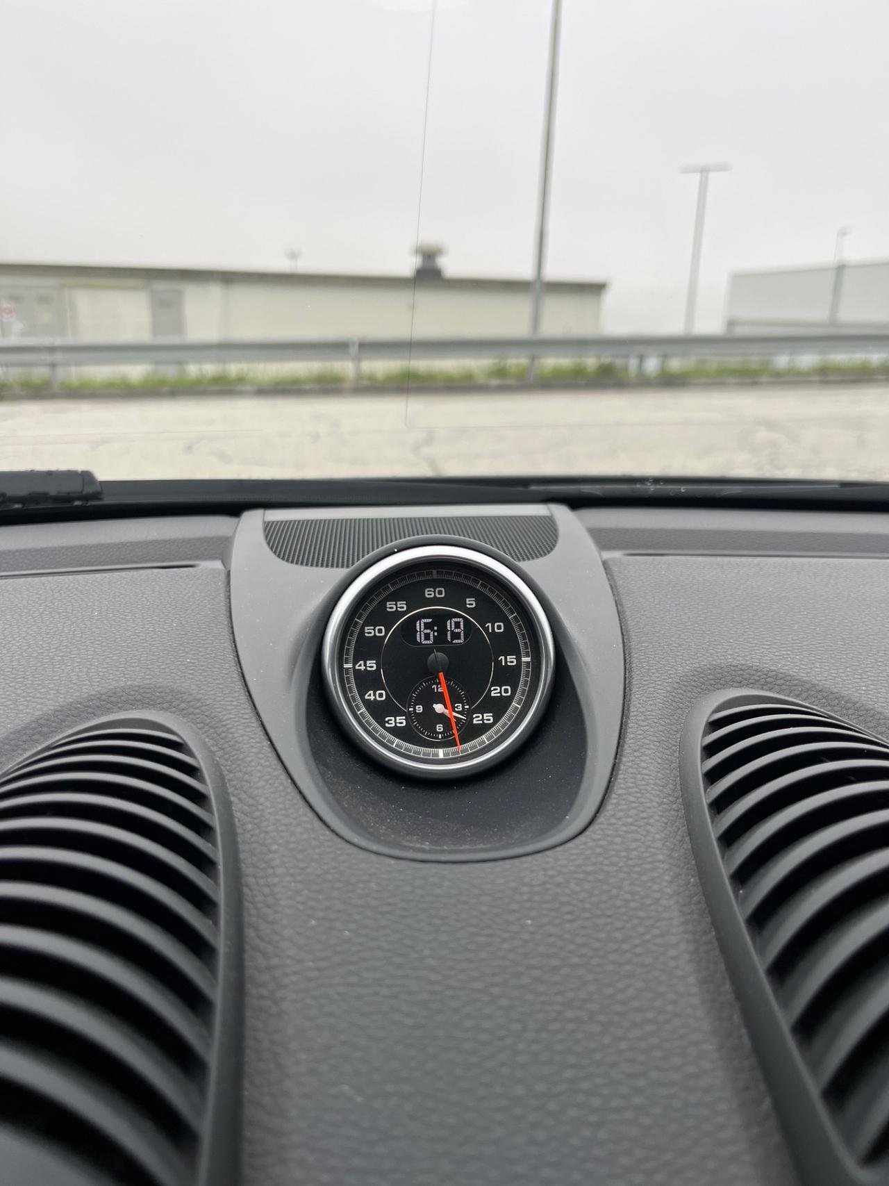 Porsche 718 Spyder Cayman 2.0