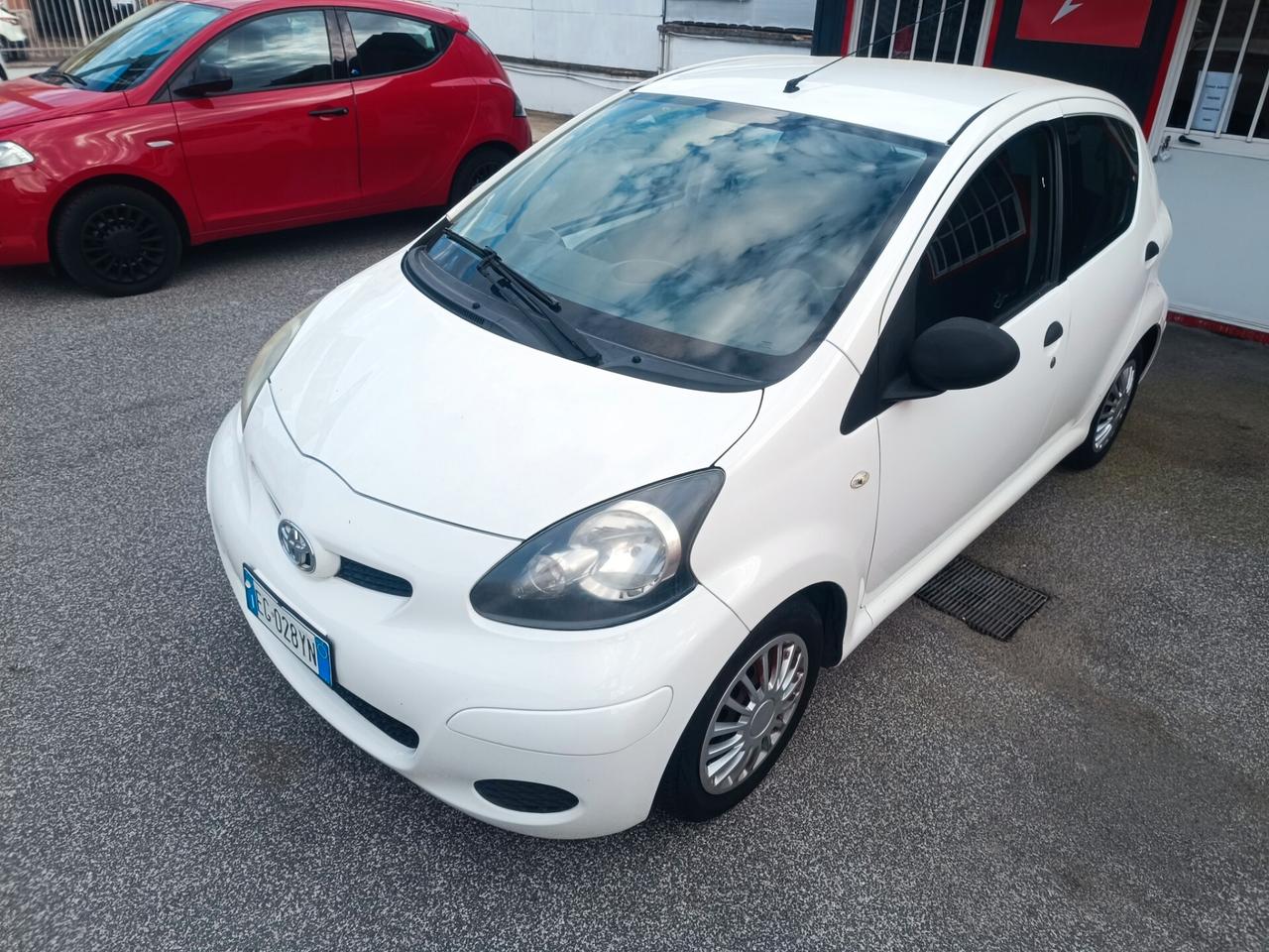 Toyota Aygo 1.0 12V VVT-i 5 porte Now