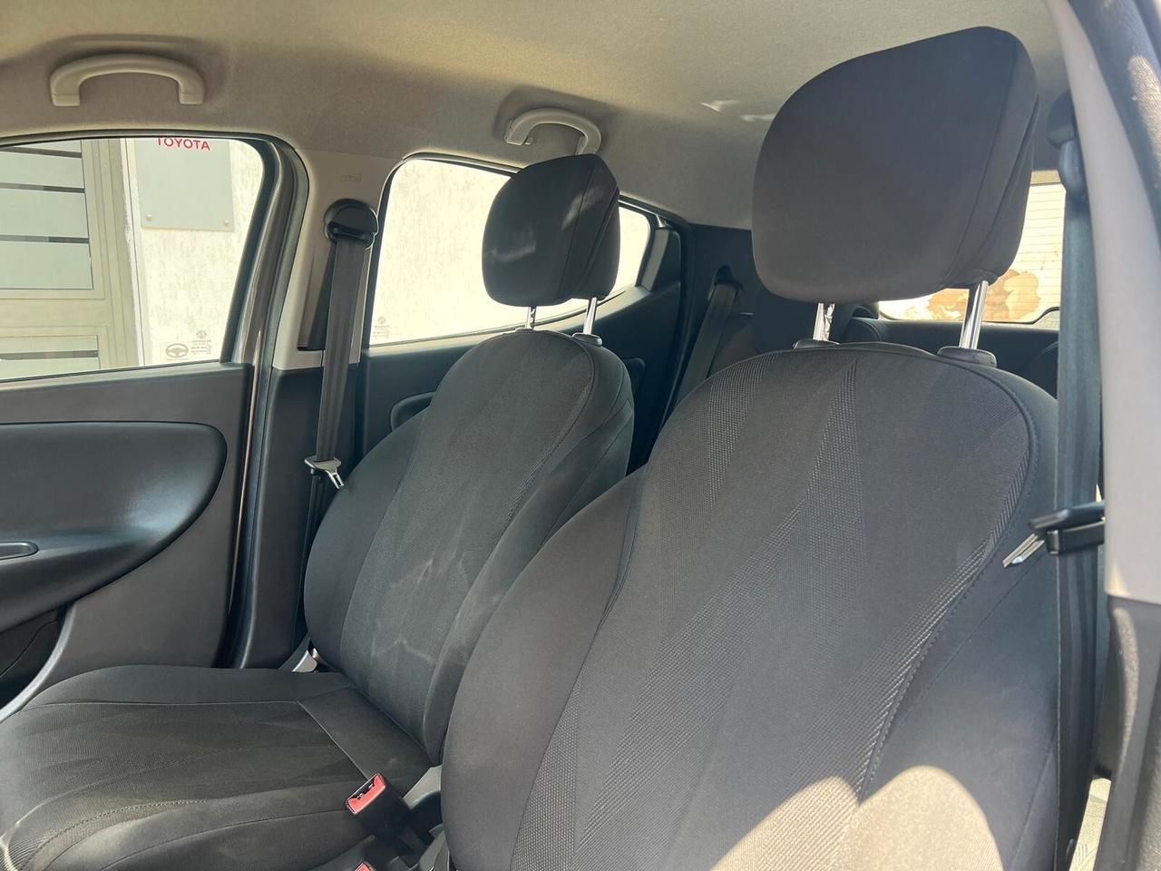 Lancia Ypsilon 1.2 69 CV 5 porte Platinum
