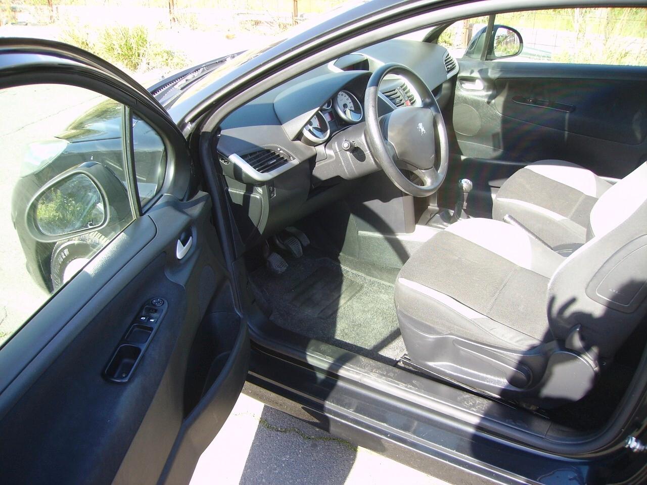Peugeot 207 1.4HDI A-F-F-A-R-O-N-E 2007