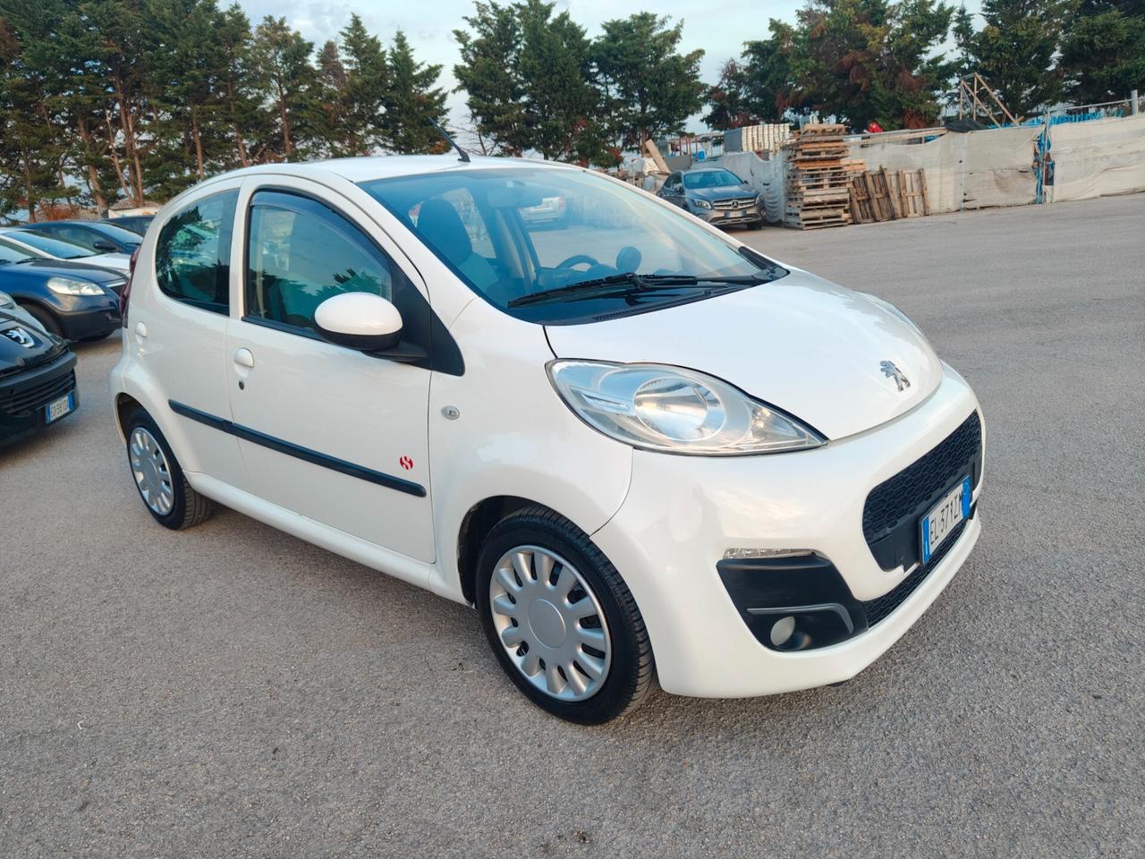 Peugeot 107 1.0 5p. Superga