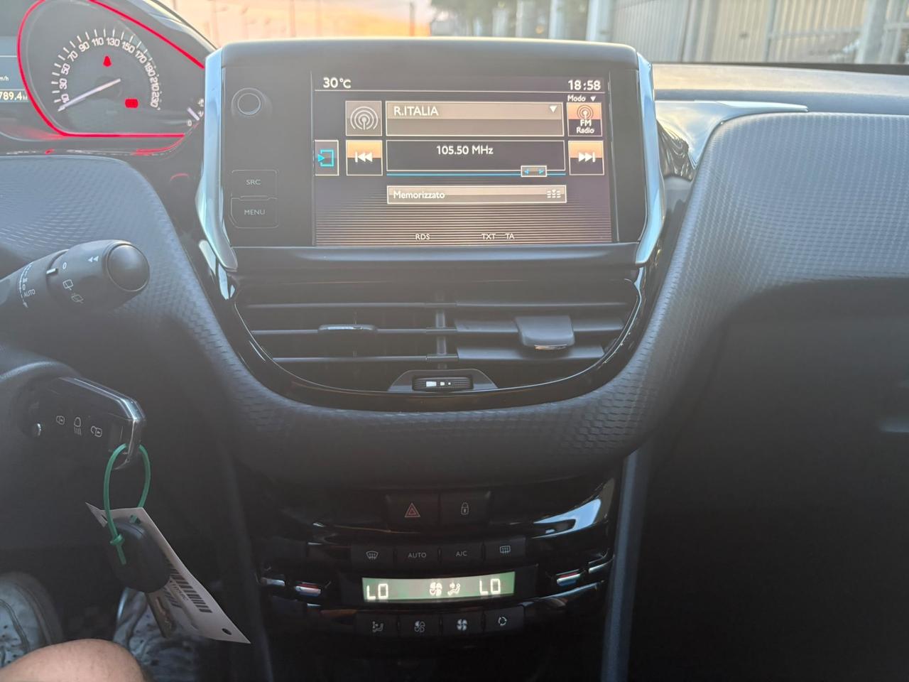 Peugeot 2008 BlueHDi GT Line Unipro 2016