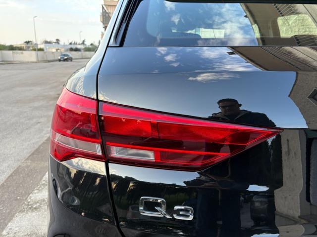AUDI Q3 35 2.0 TDI S tronic quattro Business COCKPIT