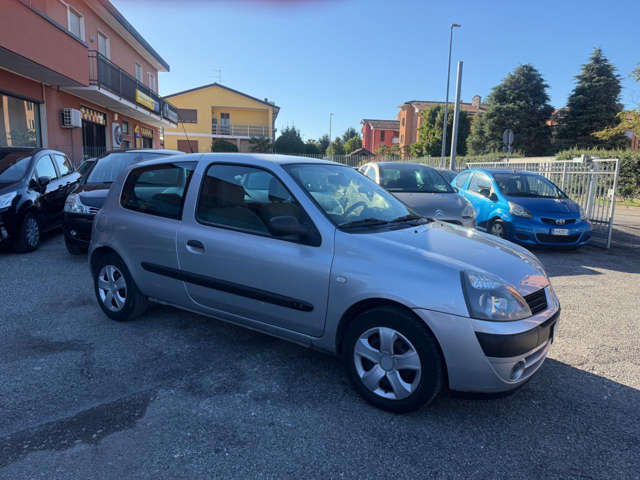Renault Clio 1.2 16V cat 3 porte Confort Authentique
