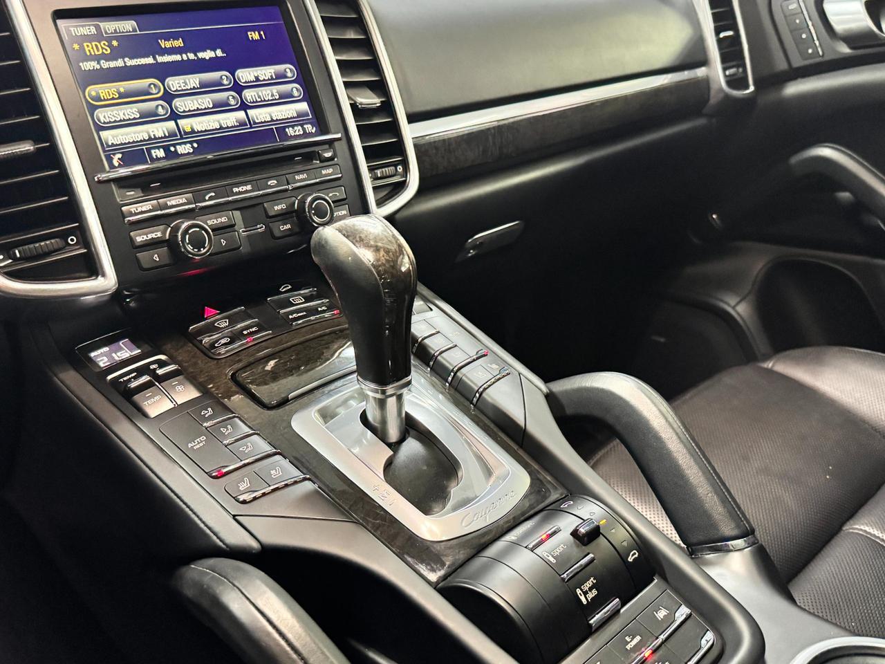 Porsche Cayenne 3.0 e-hybrid S tiptronic