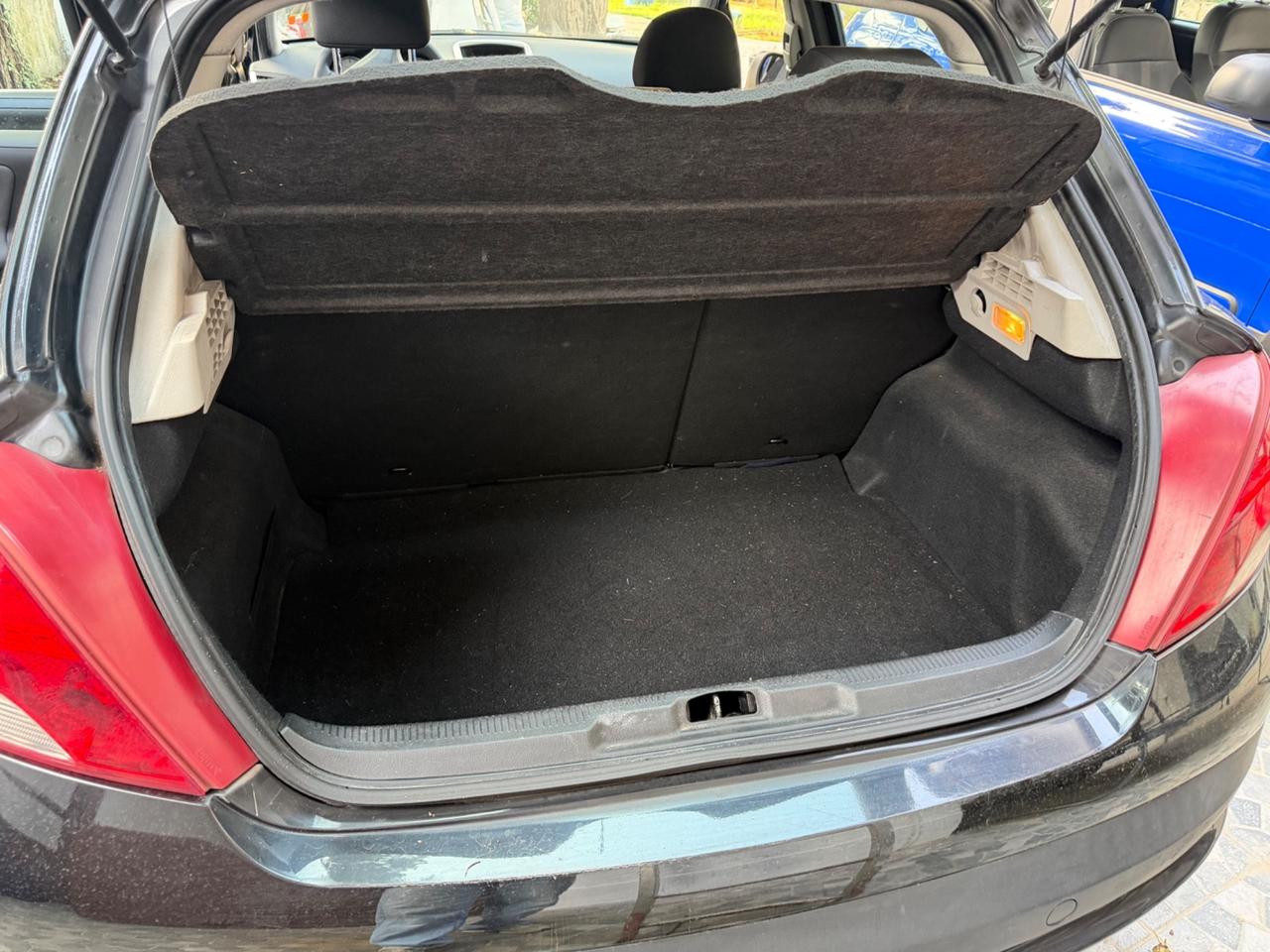 Peugeot 207 1.6 HDi 90CV 5p. XS