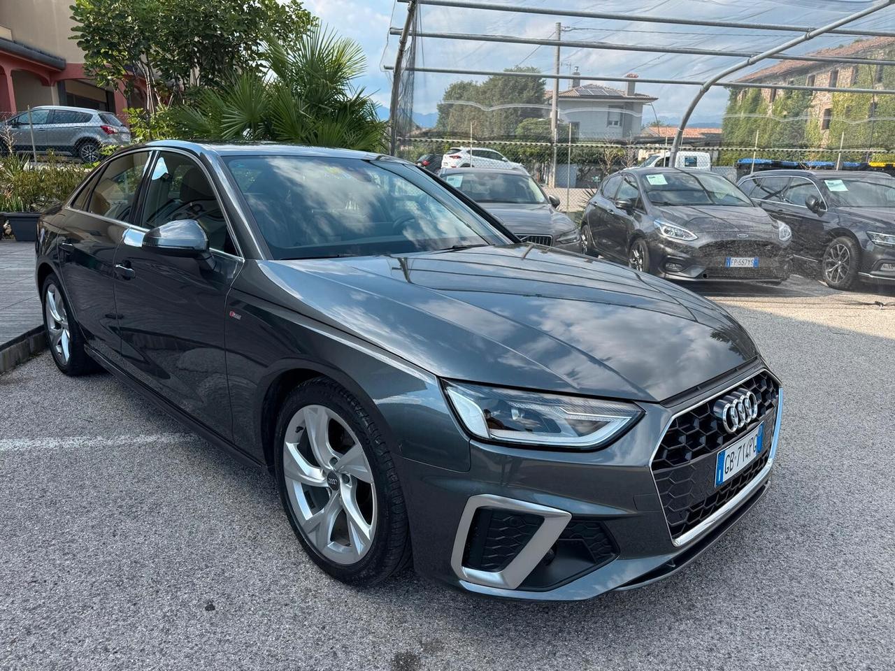 Audi A4 35 TDI/163 CV S tronic line edition